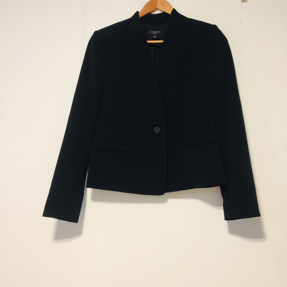 ANN TAYLOR BLACK BLAZER